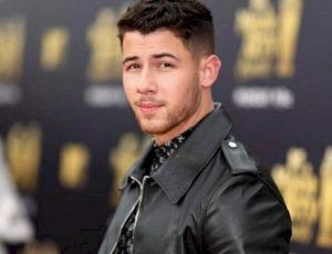 Revuelo en redes sociales por apariencia física de Nick Jonas