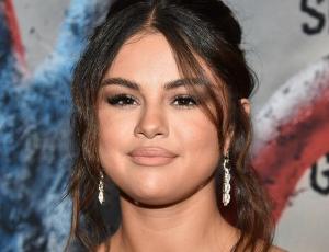 La glamurosa versión del “Little black dress” de Selena Gomez