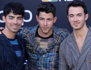 Jonas Brothers desatan locura tras su show en los Billboard 2019