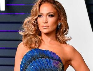 Foto de Jennifer Lopez sin maquillaje a sus 50 años impactó en redes sociales