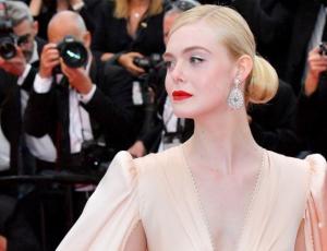 Elle Fanning se desmayó en Cannes por tener el vestido demasiado ajustado