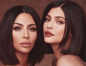 Kim Kardashian termina con 6 dedos tras grotesco error de Photoshop