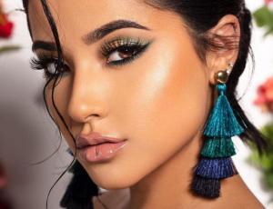 ¡Al natural! Becky G comparte foto de cómo luce al despertar