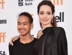 Angelina Jolie llora luego de dejar a su hijo Maddox en la universidad