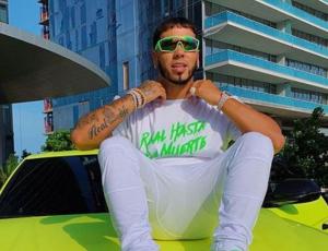 Captan a fanático de Anuel AA intentado robarle millonario reloj al cantante