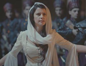 Beren Saat se convirtió en “Kosem, la sultana”