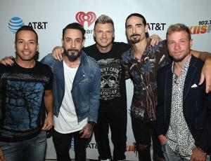Los Backstreet Boys envían divertido saludo en español a sus seguidores chilenos