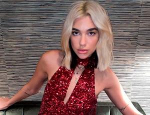 Dua Lipa sorprende con look inspiración para Año Nuevo