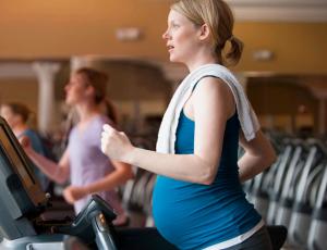 4 ejercicios simples para mantenerse en forma durante el embarazo