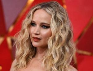 Jennifer Lawrence luce irreconocible con ropa casual