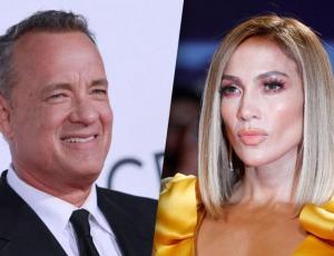 Tom Hanks se limpió la mejilla tras saludar a Jennifer López