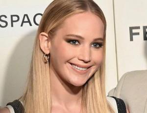 Jennifer Lawrence celebra su fiesta de compromiso con el vestido perfecto