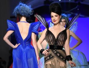 La extravagante colección de Jean-Paul Gaultier en París