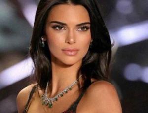 Kendall Jenner se une al bando de las rubias en el London Fashion Week