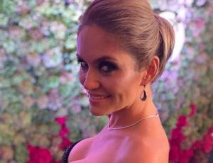 El infartante y abultado escote de Kenita Larraín en la Gala de Viña 2019
