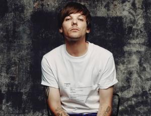 Louis Tomlinson hace referencia a One Direction en nuevo video musical