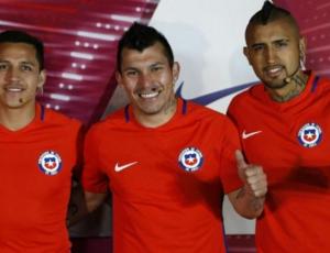 Ídolos del fútbol nacional alzan la voz ante crisis en Chile