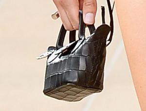 Las mini carteras que se tomaron el New York Fashion Week