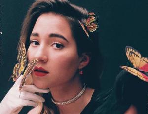 Princesa Alba lanza "Convéncete", su tema más pop hasta el momento