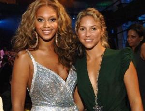 Beyoncé le enseñó a Shakira qué hacer para verse más alta en las fotos