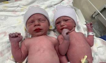 Bebés gemelos nacen en Estados Unidos después de estar 30 años congelados