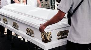 "Esperaba que saliera bien": Hombre simuló su muerte para saber quiénes asistirán a su funeral