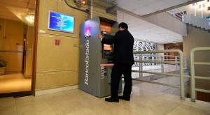 BancoEstado incorporará cajeros automáticos "audibles": así funcionarán