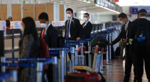 Estados Unidos recomienda no viajar a Chile: niveles de Covid-19 son "muy altos"