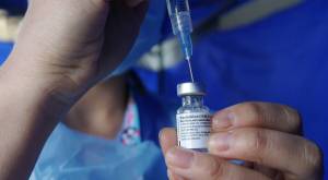 Vacuna Pfizer: llega cargamento con 88.920 dosis a Chile
