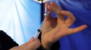 Vacunación contra el Covid-19 en menores de edad: hoy inicia la inoculación de 12 a 17 años