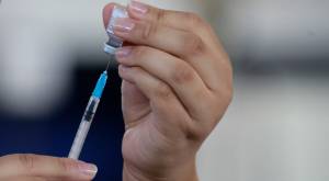 ISP aprueba vacunación con Sinovac en niños mayores de seis años