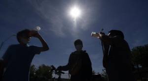 Superan los 40°: Emiten alerta por altas temperaturas en siete regiones del país