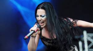 Así luce hoy Amy Lee: Vocalista de Evanescence pasó de un estilo dar a las canciones infantiles 