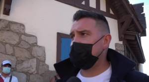 Vecinos de Zapallar se manifestaron afuera de la Municipalidad
