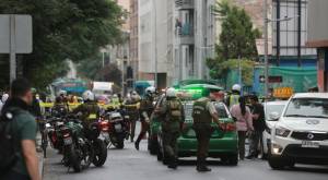 Procedimiento policial termina en balacera en Santiago Centro