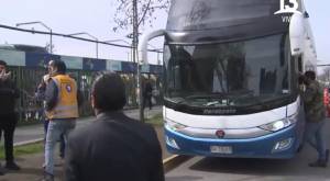 Fiscalizan bus pirata que transportaba pasajeros en Estación Central: Todos fueron detenidos
