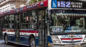 Hombre pidió distancia social en bus de Argentina y terminó apuñalado 