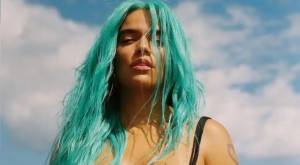 "Soy del mar": Karol G enciende las redes con sensual bikinazo