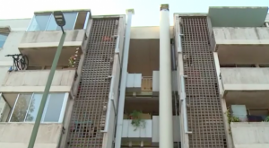Vecinos de Las Condes denuncian daños estructurales en edificios