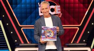 Martín Cárcamo celebra el lanzamiento del juego de mesa de “¡Qué dice Chile!”: “Es ideal para reunirse en familia”
