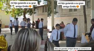 "Verdadera amistad": Niño emociona al guiar a su amigo en ceremonia de graduación