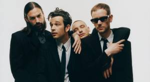 Grupo de artistas demandará a The 1975 por beso polémico en Malasia