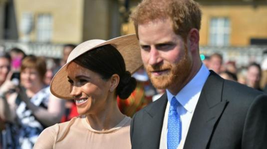 Meghan Markle y el Príncipe Harry hacen su primera aparición oficial como marido y mujer
