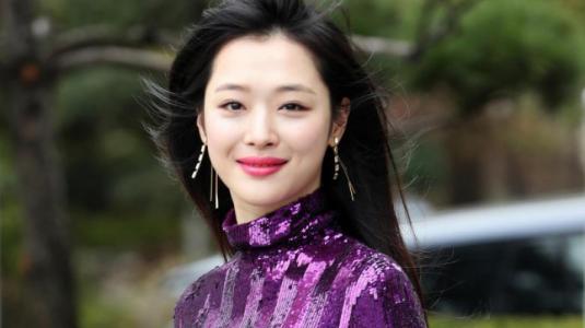 Conmoción por muerte de Sulli, estrella del K-Pop