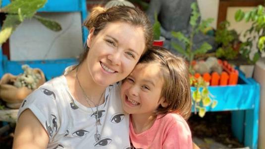 Carla Jara celebra los 7 años de su hijo con festejo futbolero
