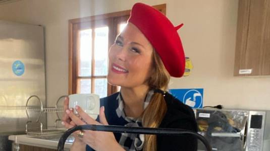 Cathy Barriga se luce con baile y look a lo Beyoncé