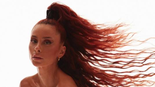 El destape de Cami Gallardo para promocionar nueva canción