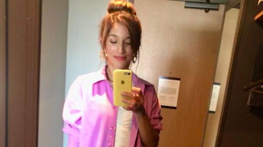 Lorena Capetillo se muestra en traje de baño por reflexión