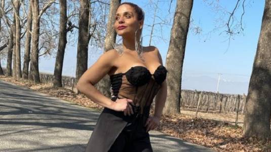 Kathy Orellana muestra su trasero por emprendimiento