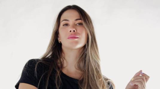 "Desinflamada": Laura Prieto encanta con foto en lencería